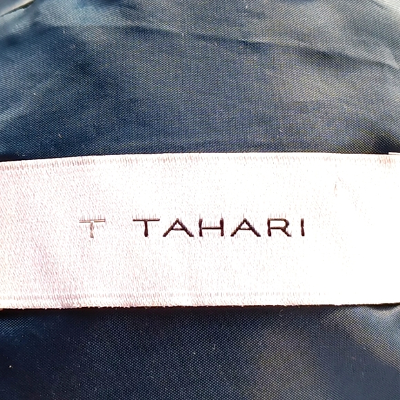 T Tahari nylon jacket windbreaker zip front with hood size L - Picture 7 of 10